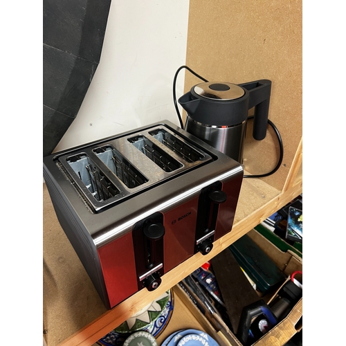 42 - Bosch Matching Kettle & Toaster