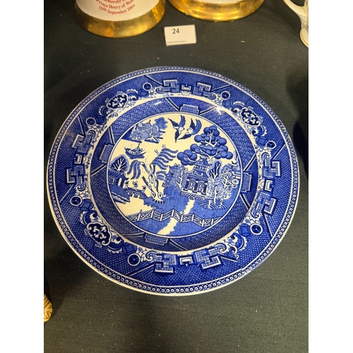 14 - Blue Old Willow Plate 23.5cm