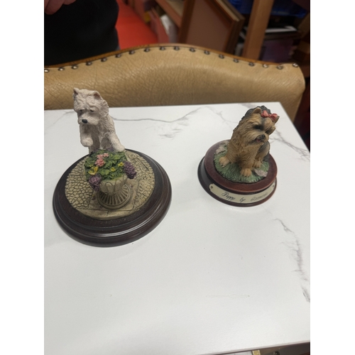 24 - 2 Dog Figures