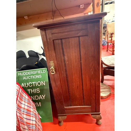 Lot 193       