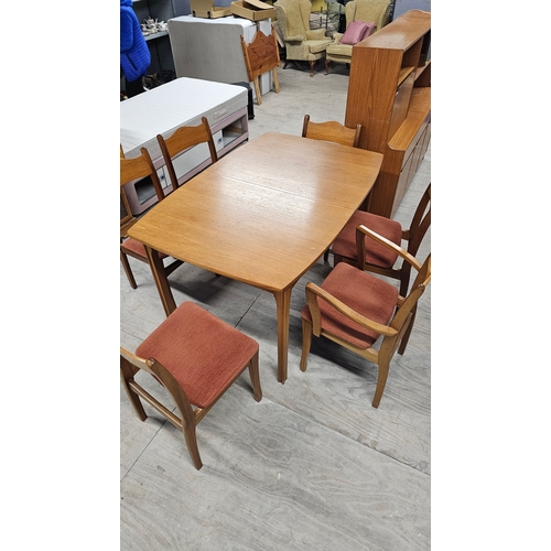 233 - Medway Extendable Dining Room Table, 1 x Carver and 5 x chairs. Used but Good Condition