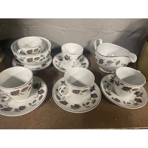 241 -  Vintage Alfred Meakin 'Springwood' 12 Piece Coffee/Espresso Cups & Saucers. 
1x Sugar... 