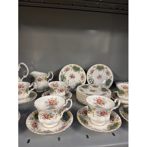 4 - Very Beautiful Royal Albert 