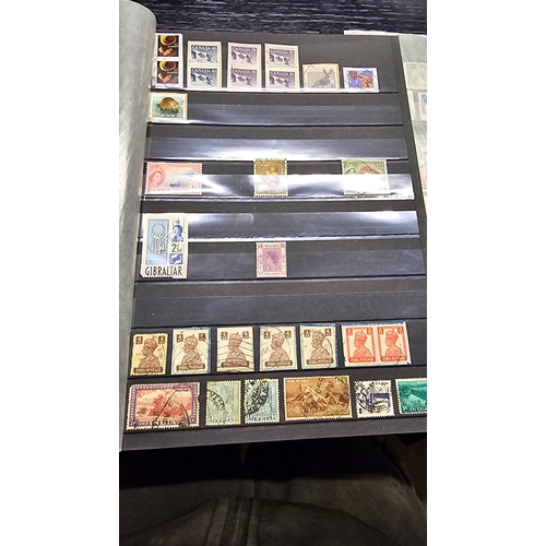 55 - British Commonwealth Stamp Collection.Approximately 200 Stamps from Australia, Canada, India, Cyprus... 