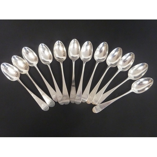 88 - Set of twelve silver desert spoons, initialled by W K P Cunningham Edinburgh 1824.