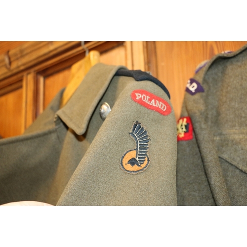 636 - Polish army uniform dress green khaki overcoat with Poland cloth shoulder title and eagle buttons by... 