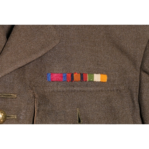 446 - British Army dress uniform khaki green jacket with Gaunt of London brass buttons, T11 cloth shoulder... 