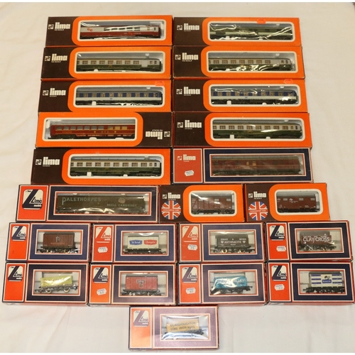 48 - Twenty-two Lima Models OO gauge model railway rolling stock including 9131, 9210, 9312, 9128, 9214, ... 