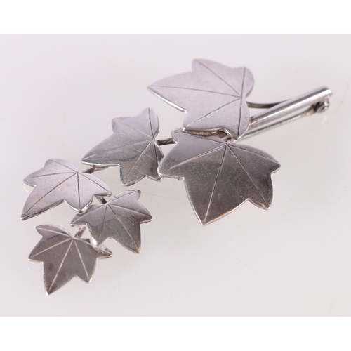 78 - Geoffrey Bellamy contemporary silver leaf brooch Birmingham 1961 George Tarratt Ltd, 7.5cm long