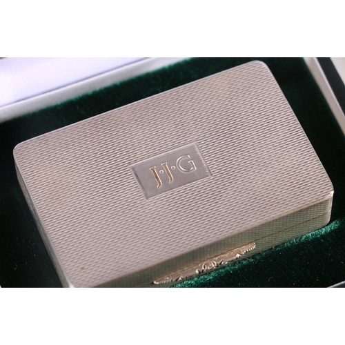 149 - Contemporary silver trinket box by Peter John Doherty, London 2003, 85g, 6.5cm wide