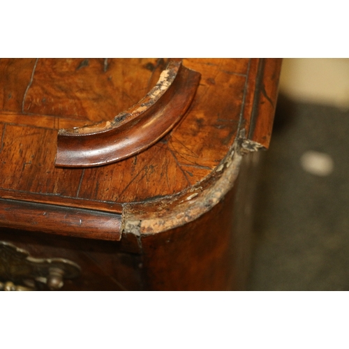 495 - 18th century walnut lowboy with crossbanded and inlaid top, pull out frieze writing slide over centr... 