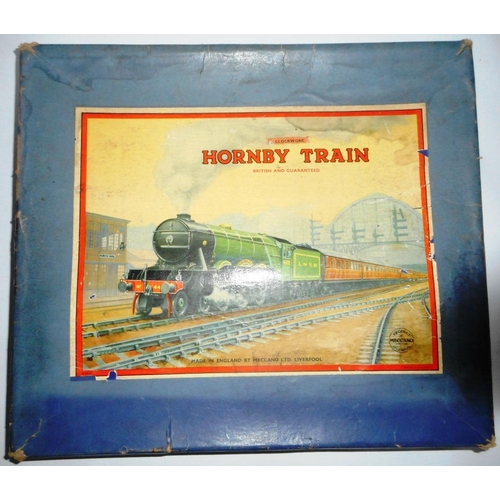 398 - Hornby 0 gauge. 101 passenger train set. Defective box.