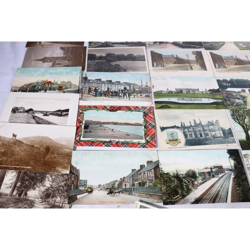 208 - A collection of approximately 100 postcards of Scottish topographical interest with many local East ... 