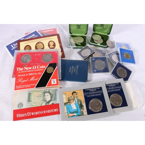 320 - UNITED KINGDOM Elizabeth II coins including twenty modern nickel crowns, some boxed and in carded sl... 