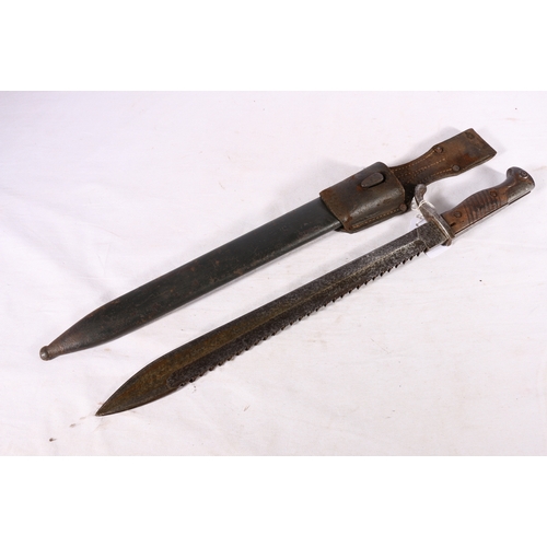 369 - German S98/05 pattern bayonet with saw back blade, the ricasso marked for Waffenfabrik Mauser A G Ob... 