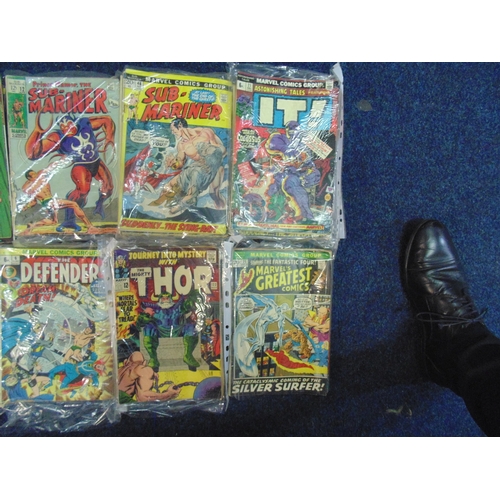 114 - Vintage comics including Victor, The Flash, Fantaastic Four, Spiderman, Hotspur, Phantom, Hulk, Iron... 