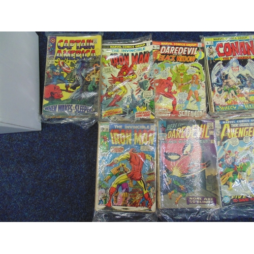 114 - Vintage comics including Victor, The Flash, Fantaastic Four, Spiderman, Hotspur, Phantom, Hulk, Iron... 