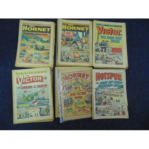 114 - Vintage comics including Victor, The Flash, Fantaastic Four, Spiderman, Hotspur, Phantom, Hulk, Iron... 