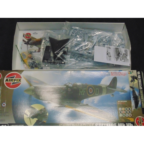 63 - Airfix model kits including A50055 1:24 scale Supermarine Spitfire mkVb, 12055 1:24 scale Supermarin... 