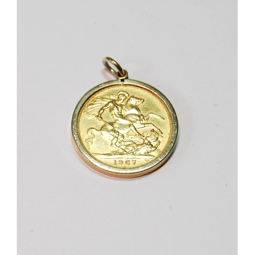 11 - Sovereign, 1967, 9ct gold detachable mount.