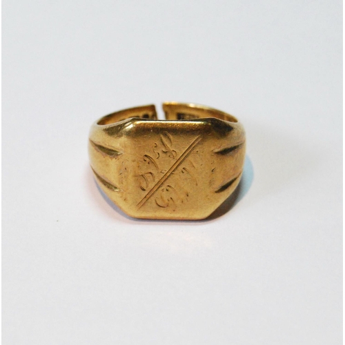 133 - 18ct gold signet ring (cut), 9g.