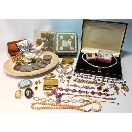 57 - Pearl necklet with amethyst drop in 9ct gold, a quantity of coins, costume jewellery and other items... 