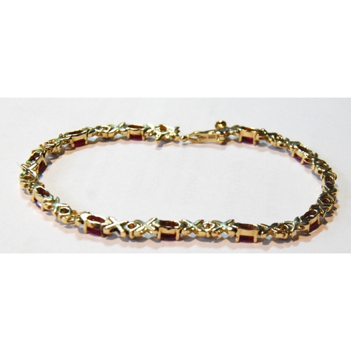 77 - Gold bracelet with oval rubies and diamonds, '14k', 8g.