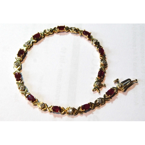 77 - Gold bracelet with oval rubies and diamonds, '14k', 8g.