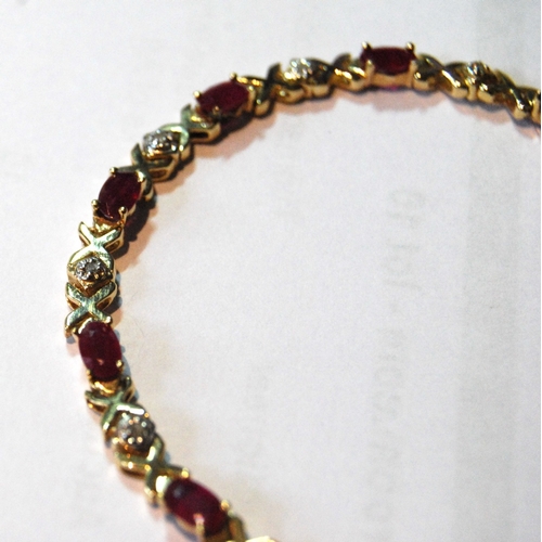 77 - Gold bracelet with oval rubies and diamonds, '14k', 8g.