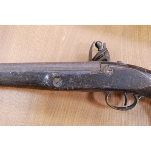 205 - Flintlock pistol, 39cm.