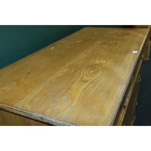 362 - 19th century oak chest of drawers with rectangular top over two short frieze drawers above four long... 