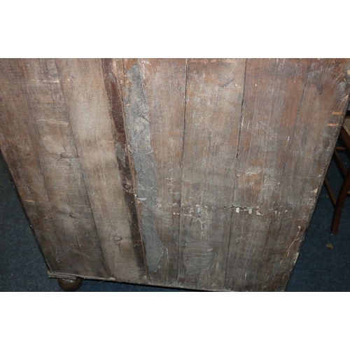 387 - Antique oak and string inlaid chest of drawers, the rectangular top above five graduated long drawer... 