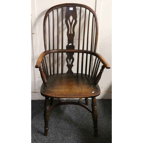 400 - Antique mixed wood, oak and yew Windsor style armchair