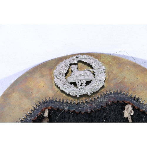 486 - Scottish militaria, a Gordon Highlanders horse hair sporran, the brass cantle with Egypt 92 badge, b... 