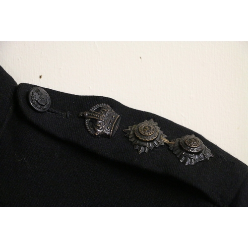 526 - British Army dress uniform jacket having William Anderson and Son Ltd of Edinburgh and Glasgow label... 