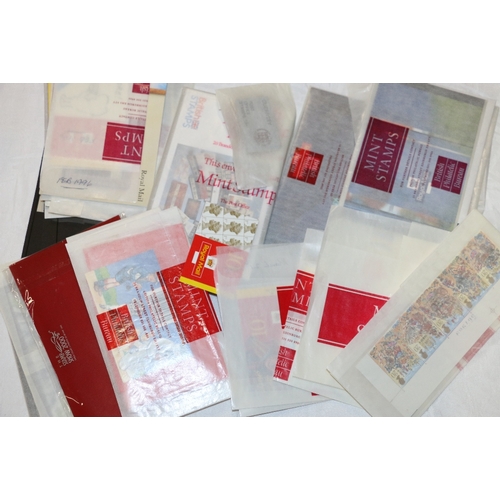 264 - Group of new, unused GB stamp booklets and commemorative booklets, Wedgwood, Millenium, etc and some... 