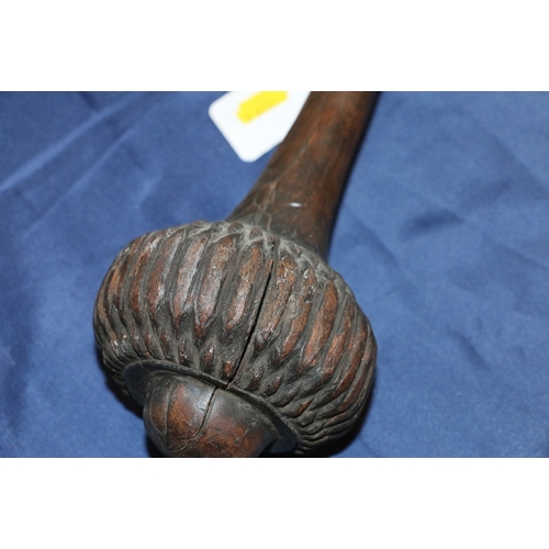 480 - Fiji or South Seas, a Fijian hardwood throwing club or I Ula Tavatava with carved bulbous head and c... 