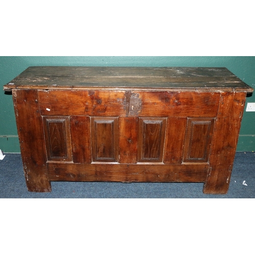 528 - 18th century oak mule chest with fielded panel front raised on straight supports, 168cm long