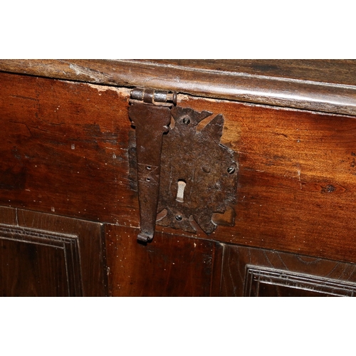 528 - 18th century oak mule chest with fielded panel front raised on straight supports, 168cm long