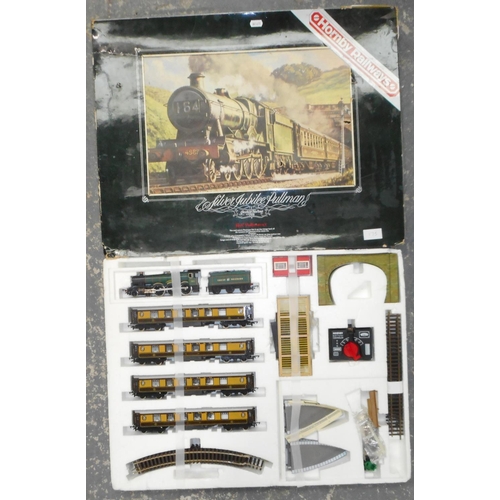 146 - Hornby Railways. R687 Silver Jubilee Pullman set. Contents as new, defective box.