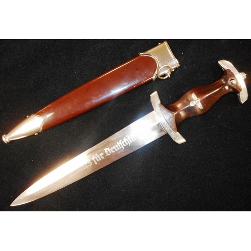 93 - German. Pre-WW II SA ceremonial dagger. The blade by Lauterjung & Co. Solingen. The SA badge at ... 