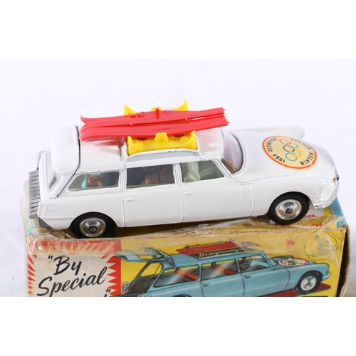 11 - Corgi Toys 475 diecast Citroen Safari Olympic Winter Sports boxed and 486 Kennel Service Wagon with ... 