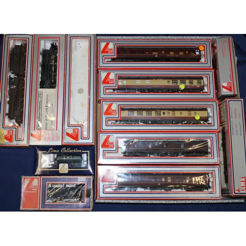 46 - Lima Models OO gauge model railways including 204814A5 4-6-0 tender locomotive 42760 BR black boxed,... 