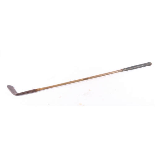 289 - Hickory shafted golf club with unnamed blacksmith forged head