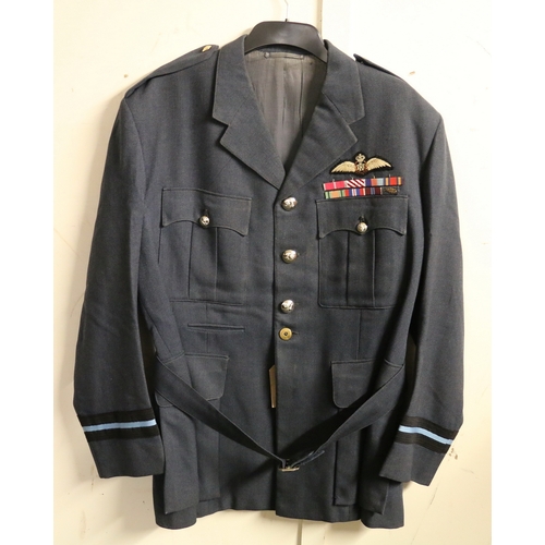 545 - British Royal Air Force dress uniform jacket having Gieves label 