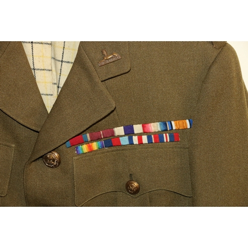 583 - British Army dress uniform jacket having cotton lining with Gordon Highlanders brass buttons by Firm... 