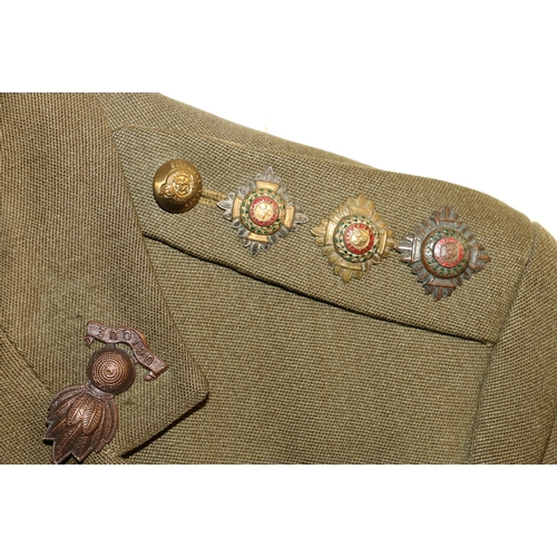 587 - British Army dress uniform jacket with brass Royal Engineers buttons, Ubique grenade collar badges, ... 