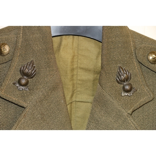 590 - British Army dress uniform jacket with Indian Engineers brass buttons, Ubique collar badges, epaulet... 