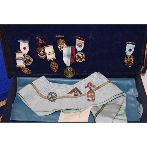 541 - Masonic regalia with jewels including Royal Masonic Institution for Boys 1957 and 1969 Steward badge... 