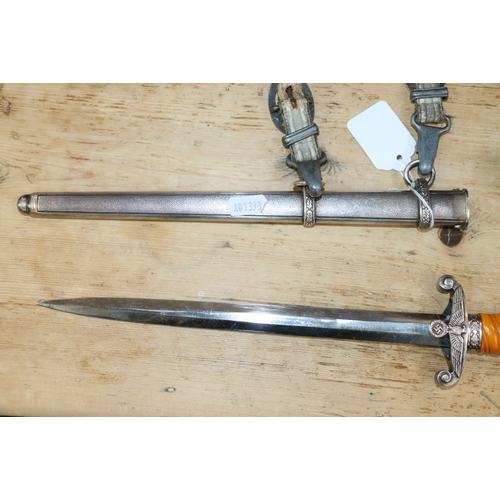 499 - WWII Nazi German Third Reich army or heer dagger, the blade appears unmarked, with scabbard, straps ... 